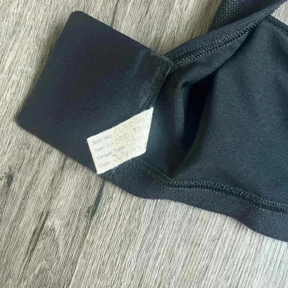 Livi athletic sports bra - Picture 3 of 4